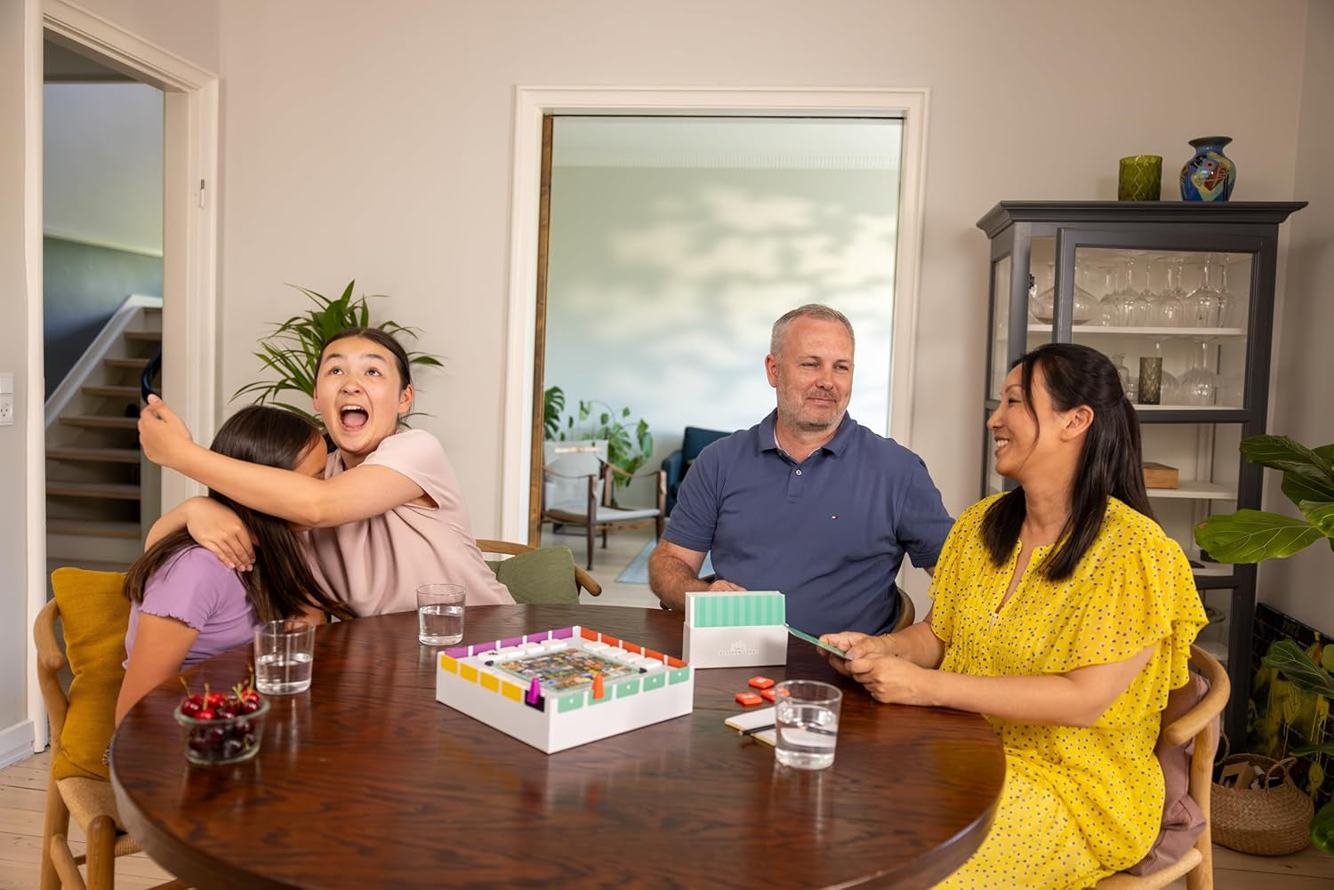 Bezzerwizzer Studio, BEZZERWIZZER Family, Party Game, Quiz Game, 2+ jugadores, mayores de 10 años, 45 minutos, alemán