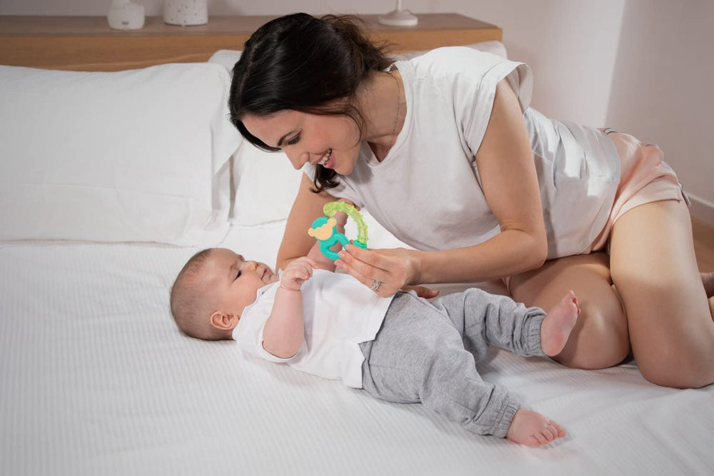 Inel de dentiție Chicco Fresh&Relax Maimuță sau Leneș, 4M+, umplut cu apă sterilă