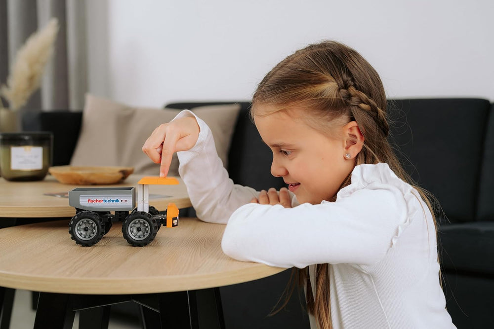 fischertechnik Truck 576105 – pädagogisches Konstruktionsspielzeug, LKW-Spielzeug-Bausatz für Kinder ab 7 Jahren, naranja