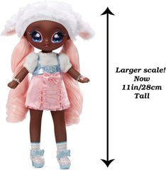¡N / A! ¡N / A! ¡N / A! SurpriseTeens Modepuppe - Sammlerpuppe - Stoffpuppe suave de 28 cm, inspirado en Ovejas - Con pelo rosa - Cordero Lila