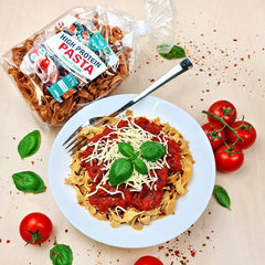Pasta Proteica Best Body Nutrition 6 x 200 g - Tagliatelle Alto en Proteínas Fit4Day - 61% de Proteínas, Bajo en Carbohidratos, Vegano y Sin Lactosa, Sin Soja - Proteína de Guisante de Alta Calidad - Para Dietas Bajas en Carbohidratos