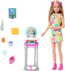 Păpușa Barbie Skipper și set de joacă cu accesorii, set de babysitting cu tematică alimentară, jucărie care își schimbă culoarea, HTK35