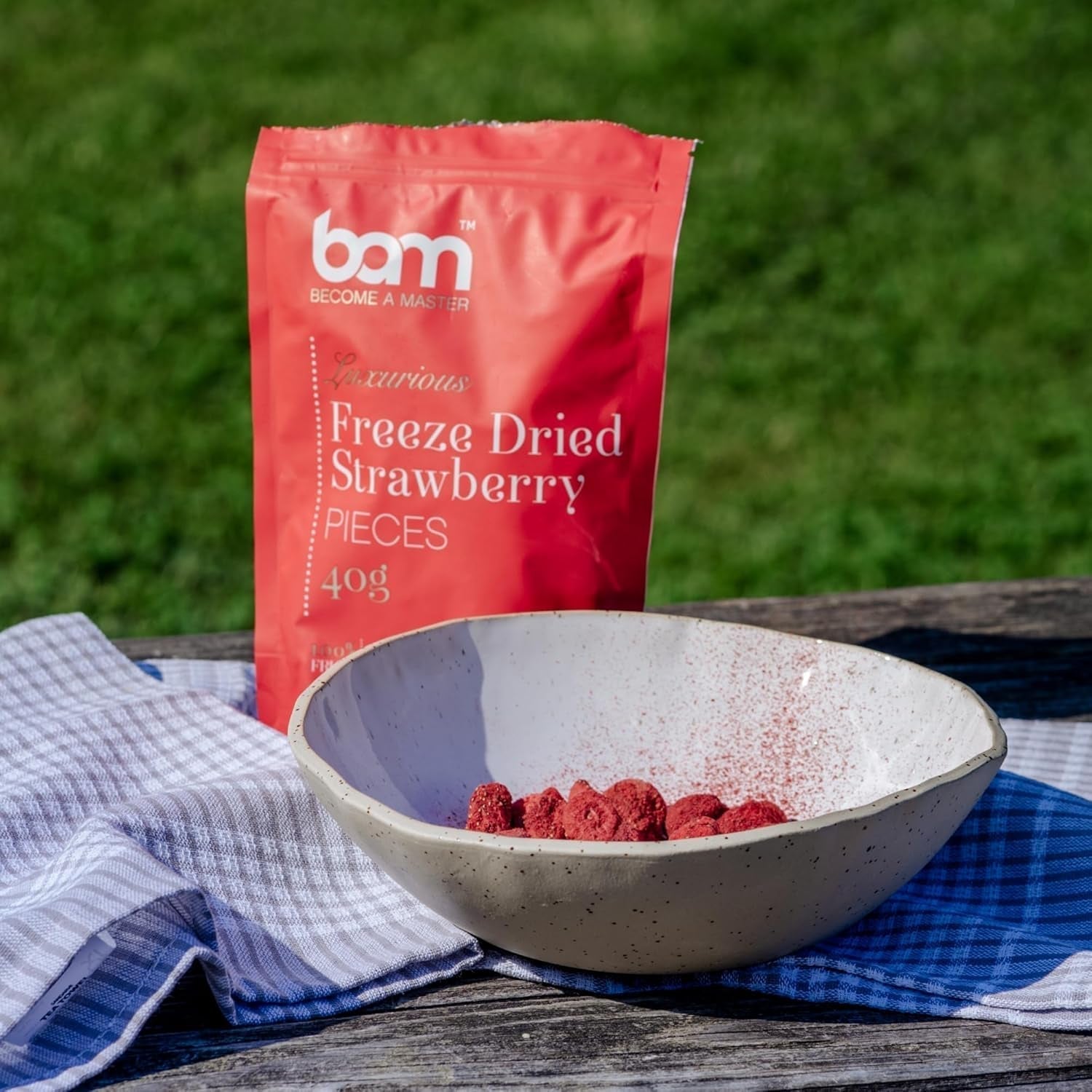 Fructe liofilizate BAM, 40 grame, fructe naturale, deserturi perfecte, aromă bogată (căpșuni) Produse deshidratate Naty Shop